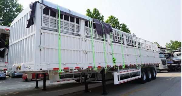 How to choose a right livestock cargo trailer?