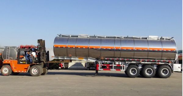 Aluminum Alloy & Carbon Steel Diesel Tank Trailer for Sale in Africa