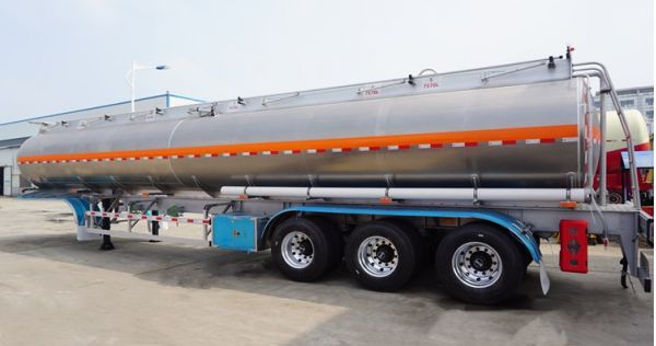 Tri Axle Aluminum Tanker Trailer for Sale in Namibia-Get New Designs and Specs about Fuel Tanker Trailer