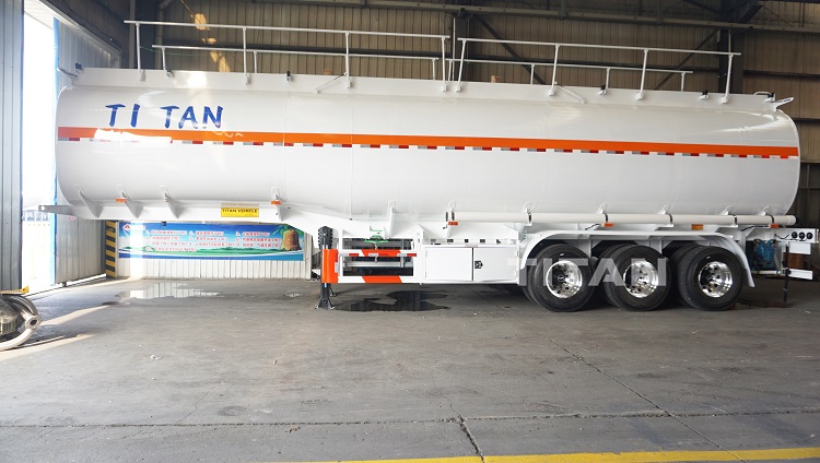 Fuel tanker trailer
