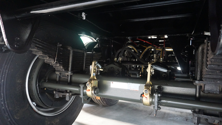 Lowbed semi trailer leaf spring and brake system