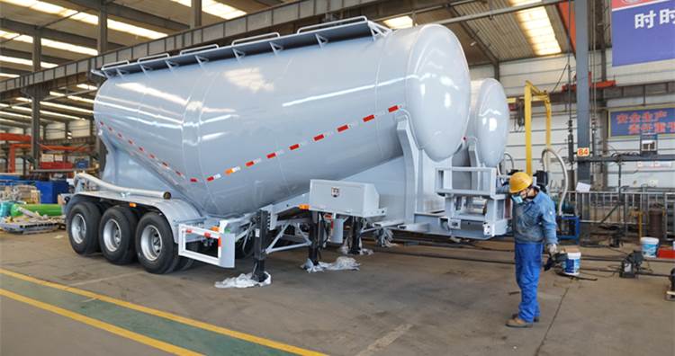 Dry Cement Bulker Tanker Trailer for Sale in Tanzania