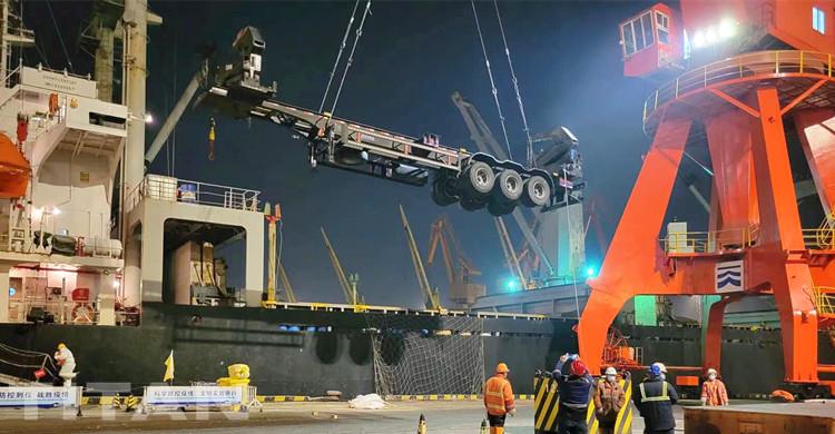 40Ft Side Lifter Container Truck Trailer will be sent to Gabon