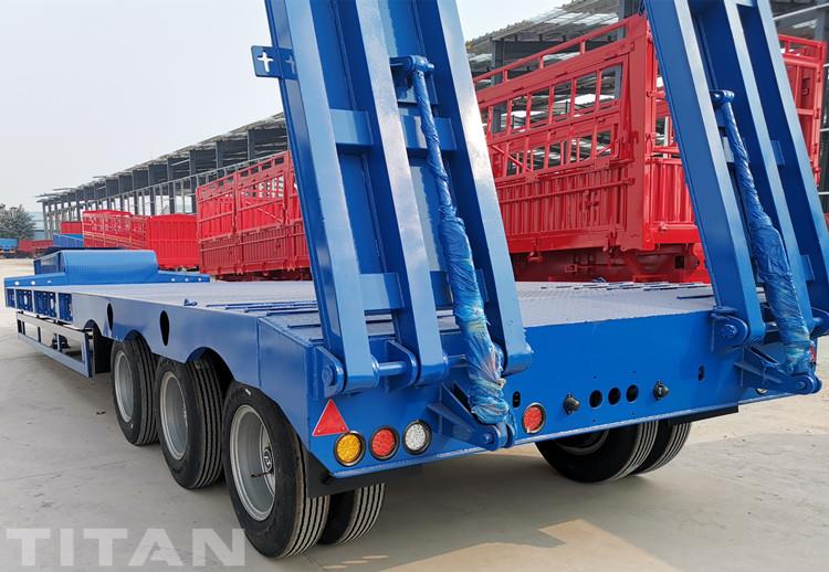 Tri Axle Low Bed Truck for Sale in Cameroon