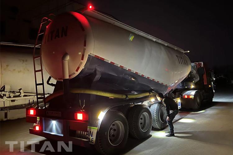 Tri Axle Dry Bulk Cement Tanker Trailer for Sale in Ghana
