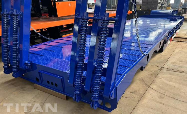 Tri Axle Low Loader Truck Trailer for Sale in Dominica