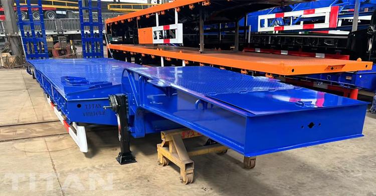 Tri Axle Low Loader Truck Trailer for Sale in Dominica