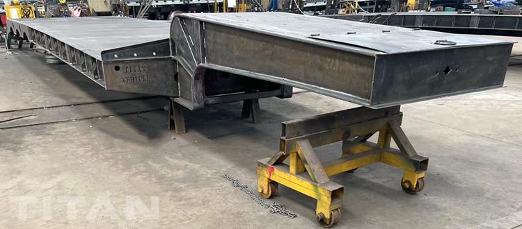 Tri Axle Low Loader Truck Trailer for Sale in Dominica