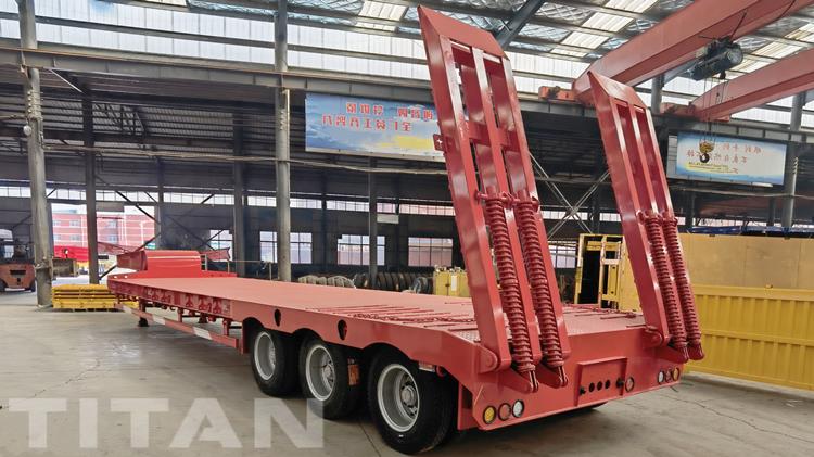 Tri Axle Low Bed Semi Trailer for Sale in Togo