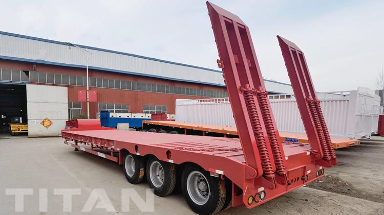 Tri Axle Low Bed Semi Trailer for Sale in Togo