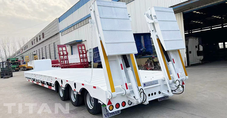 Tri Axle 40Ft Low Bed Trailer with Folding Ramp for Sale in Namibia