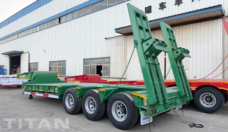 3 Axle Lowbed Truck Trailer for Sale in Senegal