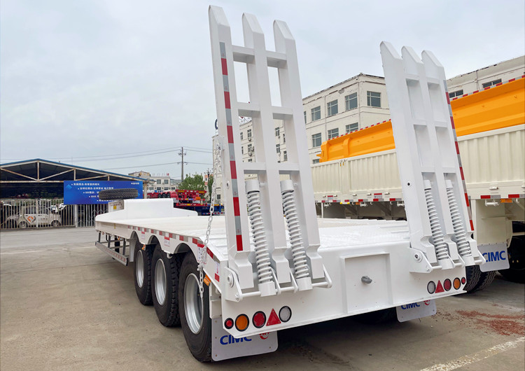 CIMC 3 Axle 40FT Low Bed Trailer for Sale in Tanzania