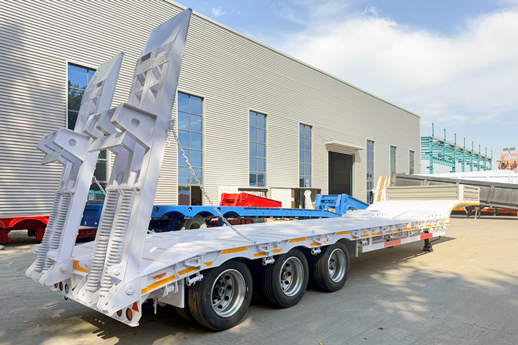 Lightweight 3 Axle Low Loader Trailer for Sale Tanzania