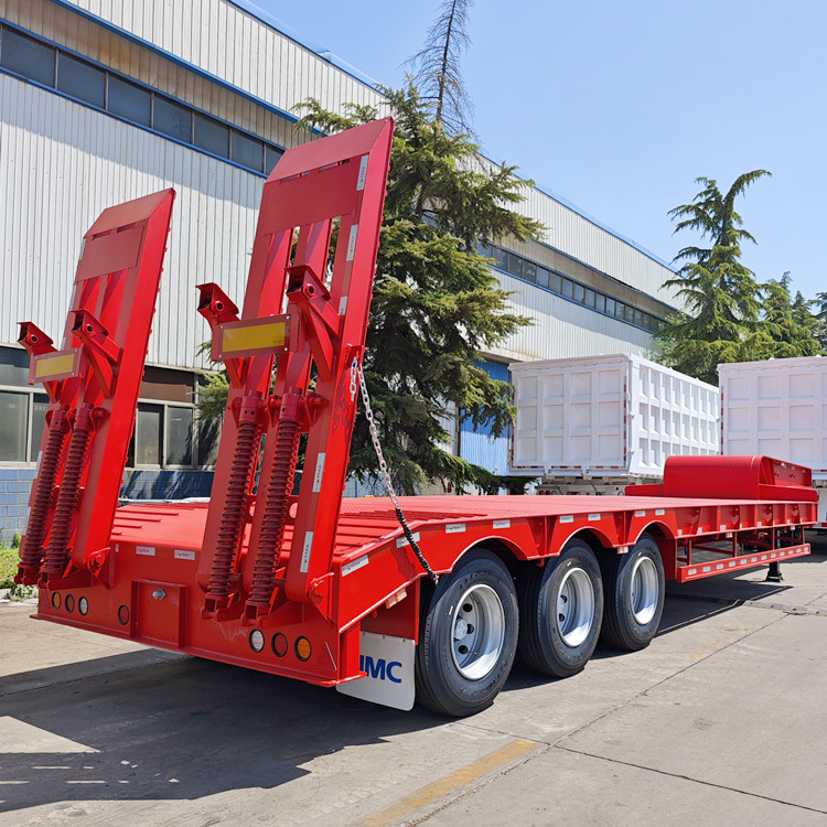 CIMC Tri Axle Lowbed Trailer